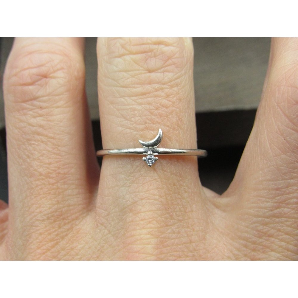 Size 9 Sterling Silver Crescent Moon Cubic Zirconia Gem Band Ring